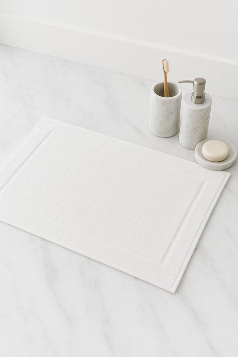 Banyo Önü Ayak Havlusu Kenar Şeritli Beyaz