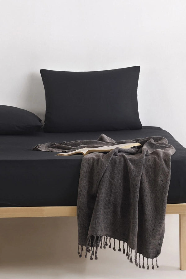 Çift Kişilik Doğal Pamuk Akfil Kumaş Siyah Lastikli Çarşaf Seti 2 Yastıklı 160x200