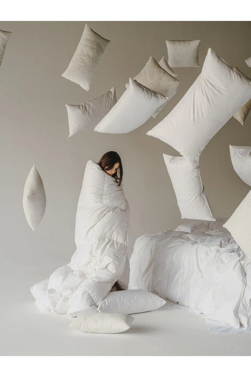 4 Adet Premium Slim Yastık | Ince Form | Yıkanabilir | Hipoalerjenik Micro Kumaş | Orijinal Silikon